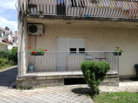 Patio, Balcony/Terrace, Seating area