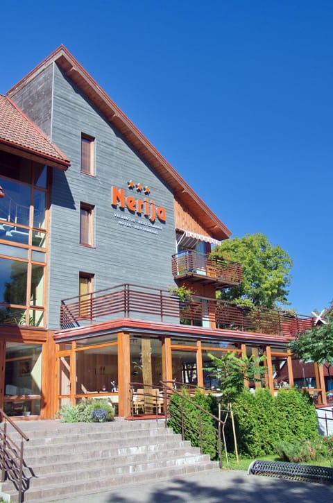 Restaurant/places to eat, Facade/entrance