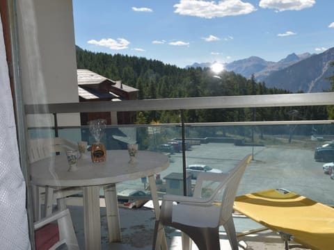 Charmant studio 4 pers, pied des pistes, balcon ouest - Montgenèvre - FR-1-266-61 Apartment in Montgenèvre