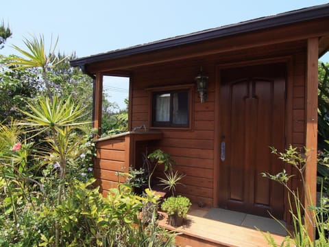 Property building, Facade/entrance, Day, On site