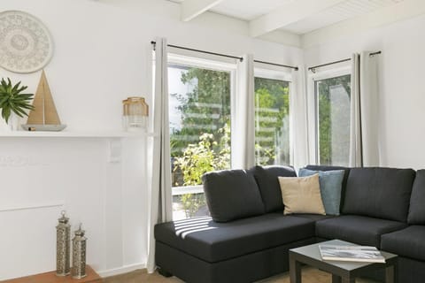 Living room, Garden view