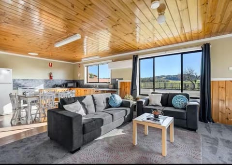 Kellraine Holiday Units Apartment in St Helens