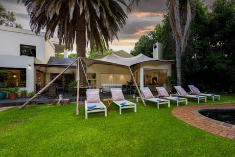 Swimming pool, sunbed