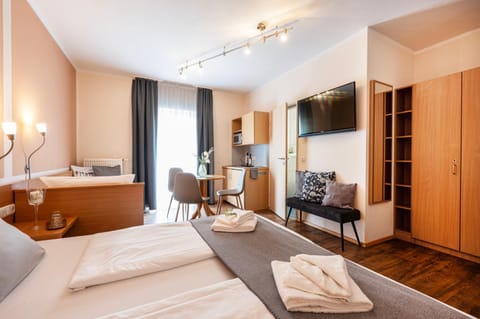 Bed, Dining area, Bedroom, soundproof, stove, kitchen