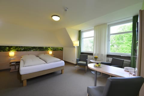 Bedroom, Garden view