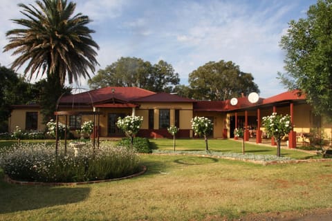 Facade/entrance, Garden view