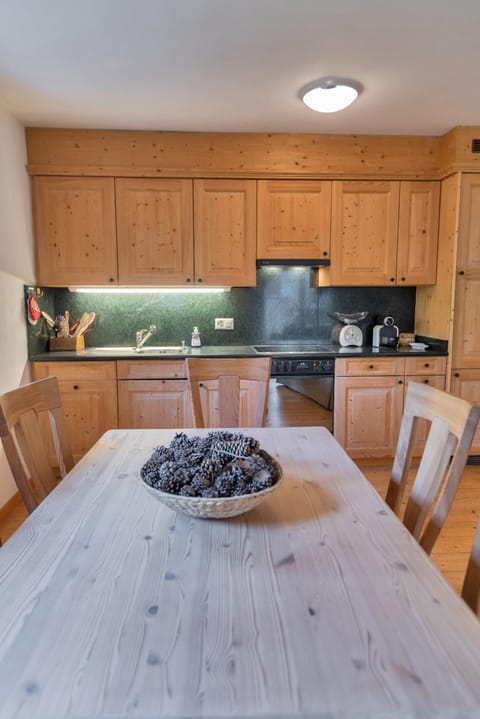 Chesa Filia - La Punt Apartment in Canton of Grisons