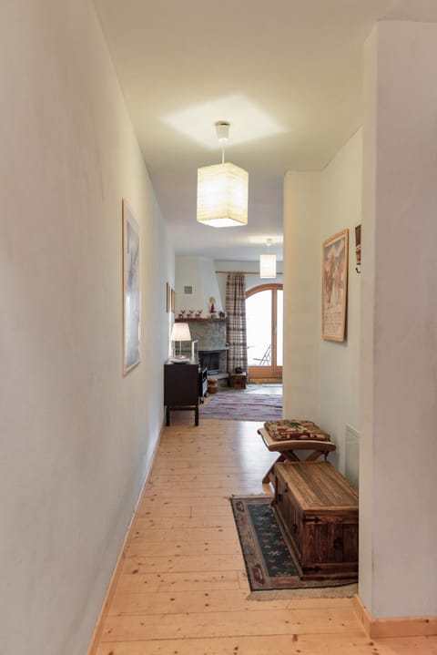 Chesa Filia - La Punt Apartment in Canton of Grisons