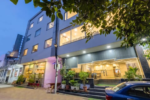 Property building, Facade/entrance