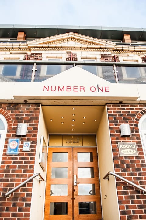 Facade/entrance, Logo/Certificate/Sign, Street view