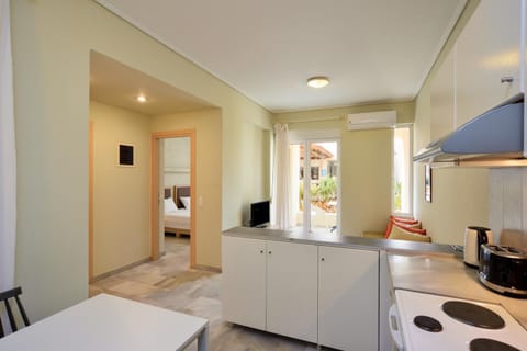 Kitchen or kitchenette, Seating area