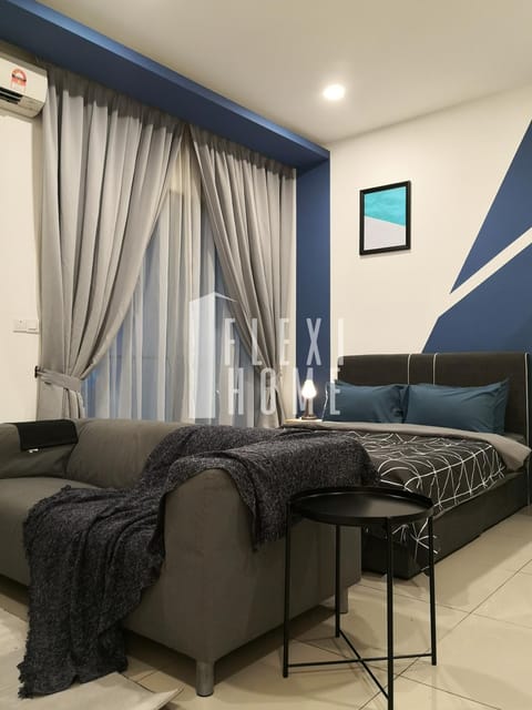 Bed, Living room, Photo of the whole room, Bedroom