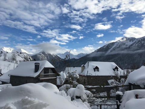 Nearby landmark, Natural landscape, Winter, Mountain view