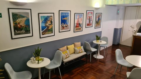 Communal lounge/ TV room, Living room, Seating area