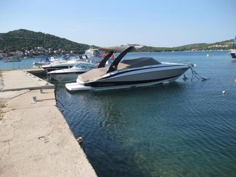 Off site, Area and facilities