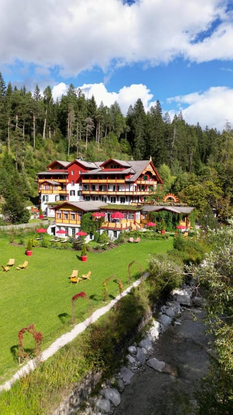 Property building, Natural landscape, Garden, Garden view