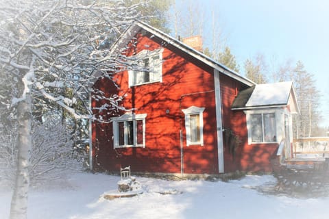 Facade/entrance, Winter