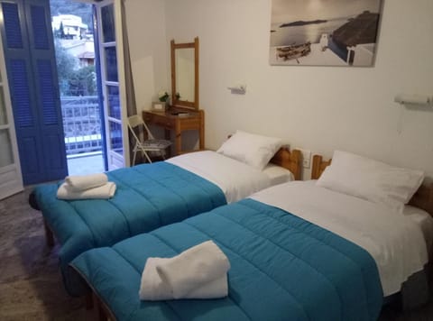 Panos Studios Apartment in Poros