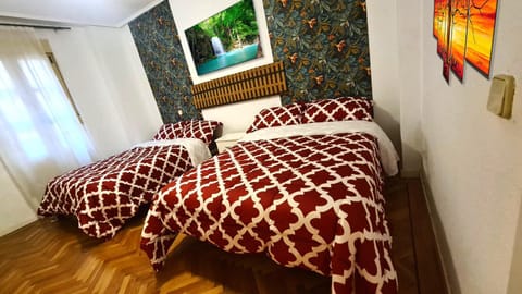 Bed, Photo of the whole room, Bedroom
