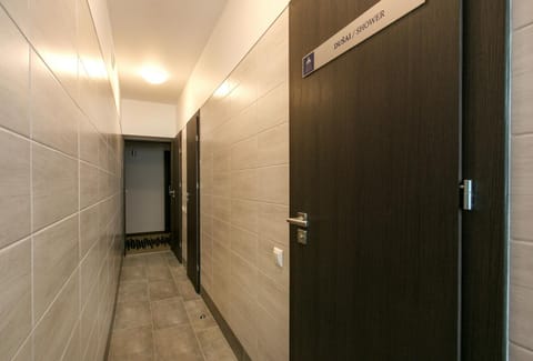 Shower, Toilet
