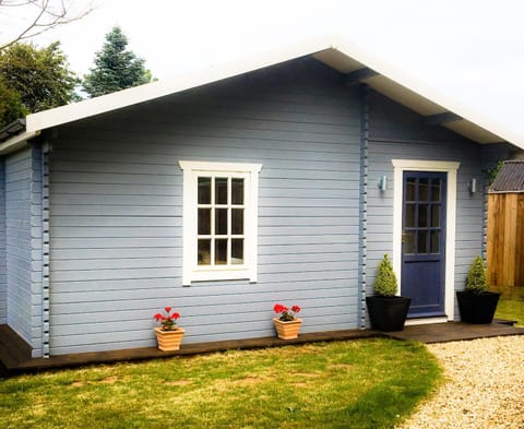 Property building, Facade/entrance, Garden