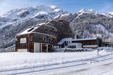 Property building, Winter
