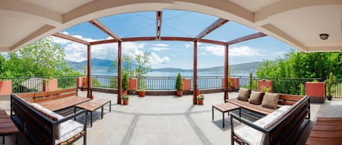 Odessa Mama Apartment in Kotor Municipality