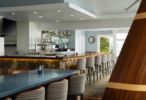 Restaurant/places to eat, Lounge or bar