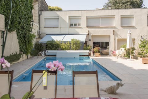 Property building, Balcony/Terrace, Swimming pool