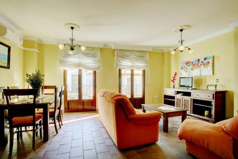 TV and multimedia, Lounge or bar, Seating area