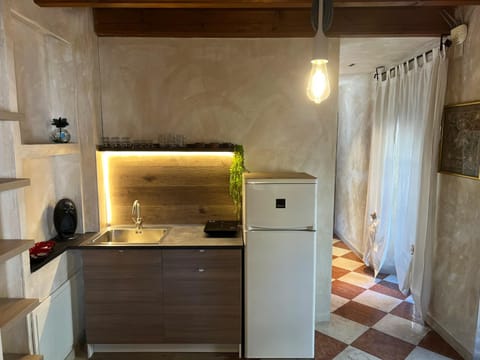 Kitchen or kitchenette, kitchen