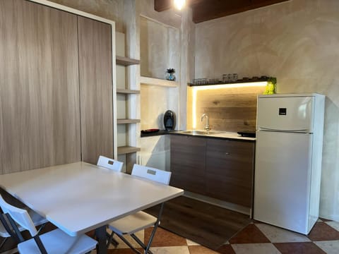 Kitchen or kitchenette, kitchen