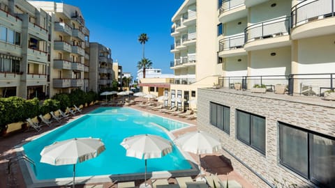 Property building, Pool view