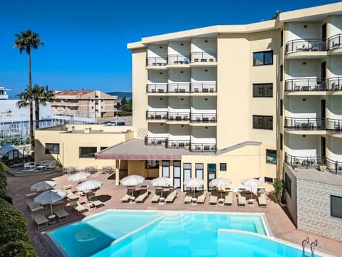 Property building, Swimming pool