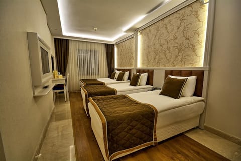 Photo of the whole room, Decorative detail