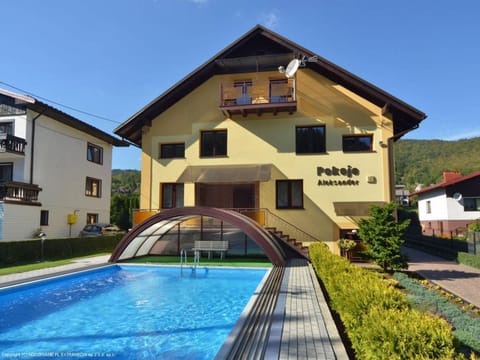 Property building, Facade/entrance, Street view, Swimming pool, Swimming pool