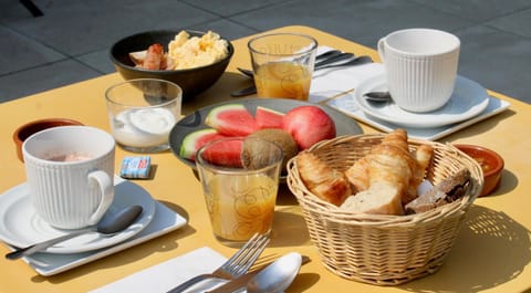 Patio, Food and drinks, Food, Breakfast, internet