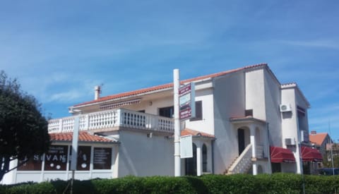 Property building, Facade/entrance