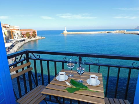 Nearby landmark, Coffee/tea facilities, Sea view