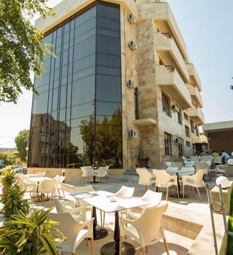Restaurant/places to eat, Balcony/Terrace, On site