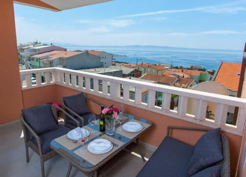 Balcony/Terrace, Internal: Not applicable to any particular room