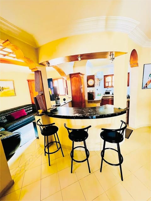 Kitchen or kitchenette, Seating area