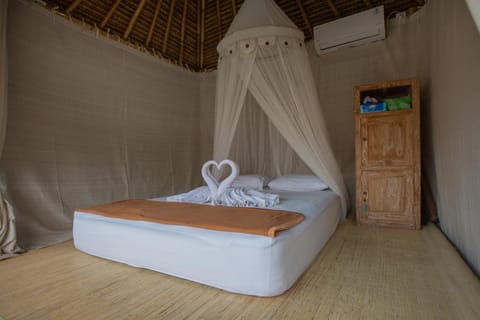 Salty Shakas Bamboo Stay Canggu Bed and Breakfast in North Kuta