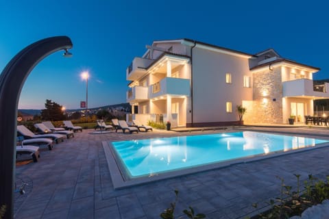 Property building, Swimming pool