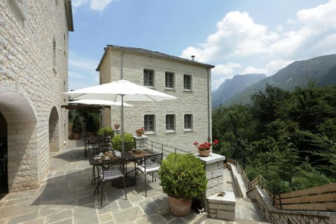 Balcony/Terrace, Mountain view