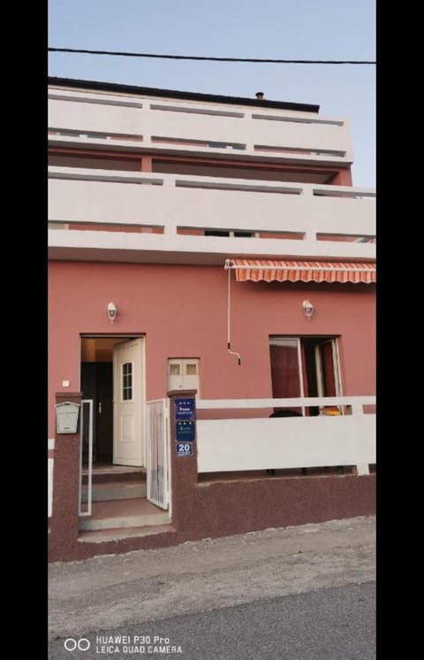 Apartment Zoki 1 Apartment in Lika-Senj County