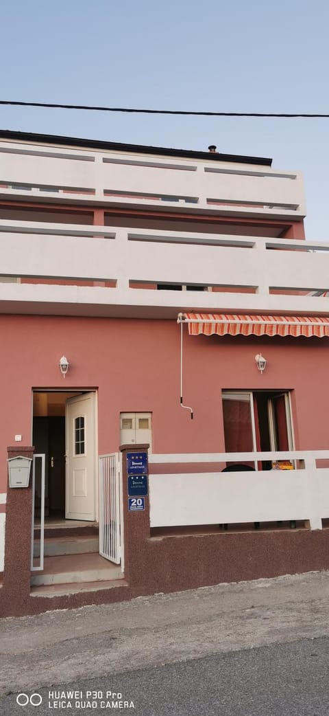 Apartment Zoki 1 Apartment in Lika-Senj County