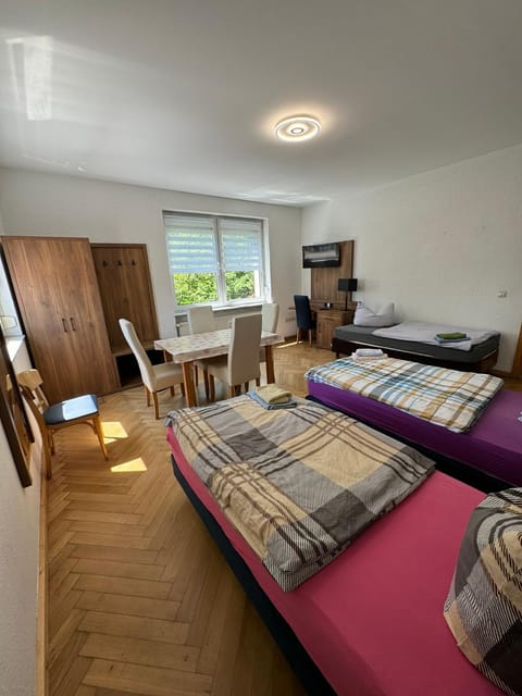Bed, Living room, Photo of the whole room, Seating area, Dining area, Bedroom