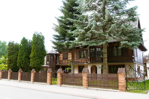 Property building, Area and facilities