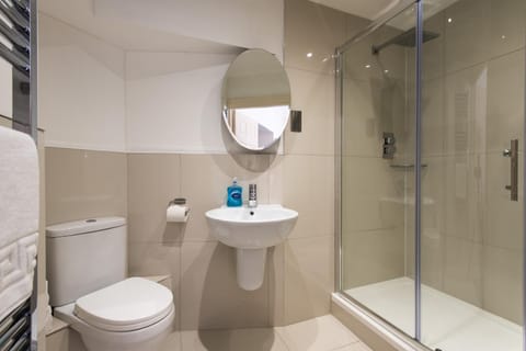Royal Princes Suites Apartment in Edinburgh